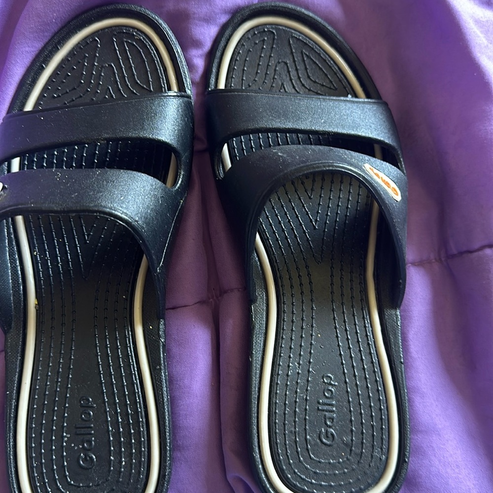 Black sandals excellent condition size 7